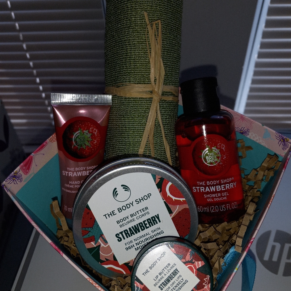 Strawberry giftbox set